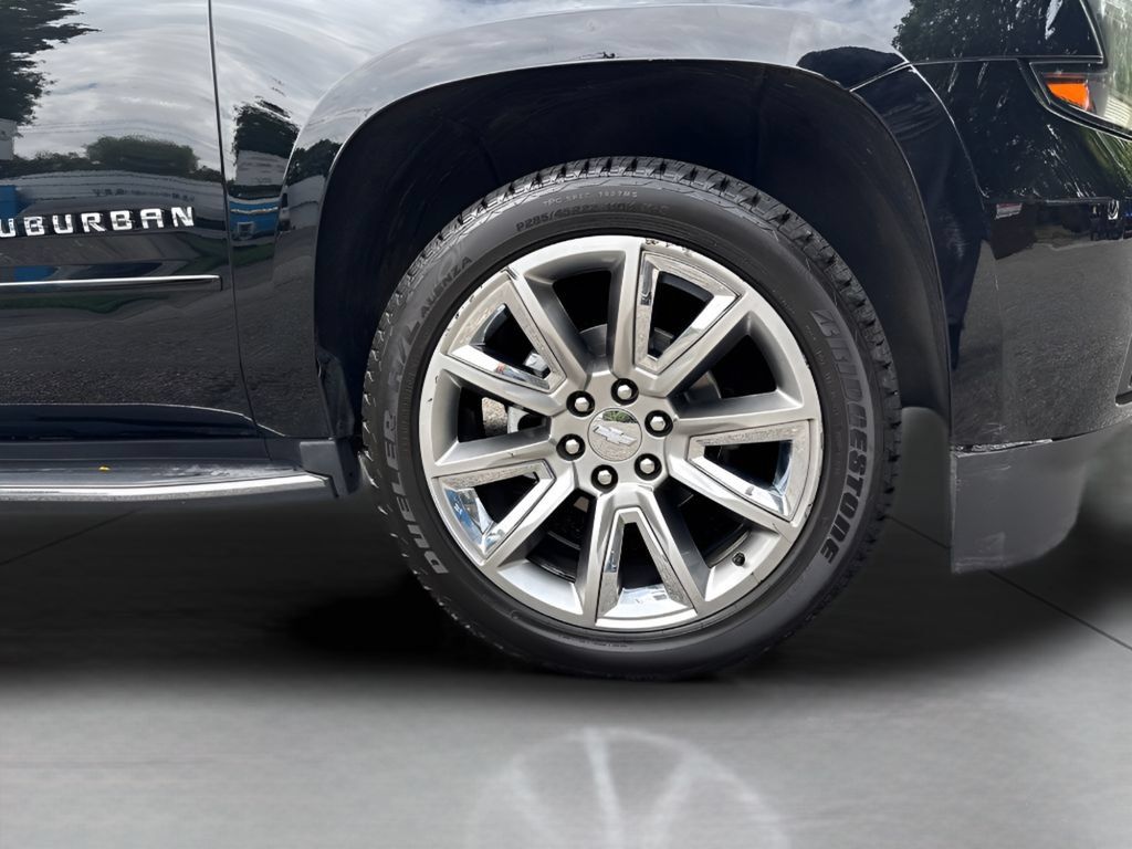 Used 2017 Chevrolet Suburban Premier AWD/4WD image 9