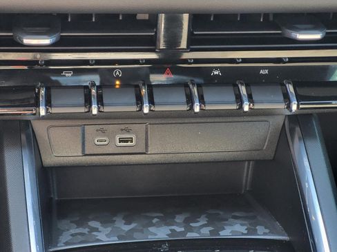 Used 2025 GMC Canyon Elevation w/ Convenience Package image 29