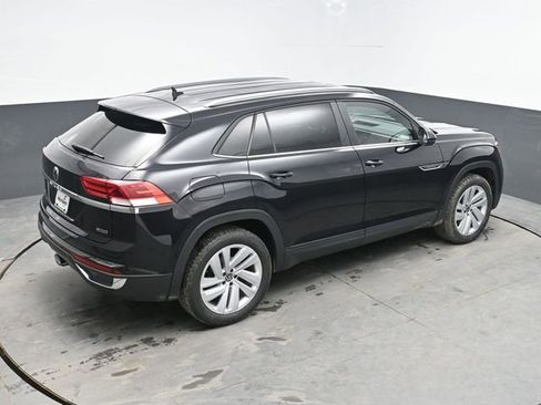 Used 2022 Volkswagen Atlas Cross Sport SE image 25