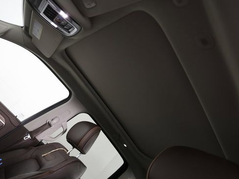 Used 2025 RAM 1500 Limited image 5