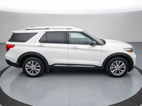 Certified 2024 Ford Explorer Limited w/ Equipment Group 301A image 3