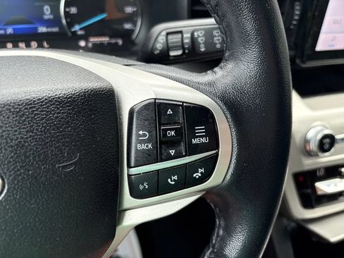 Used 2021 Ford Explorer XLT AWD/4WD image 12