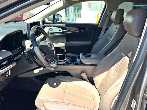 Used 2021 Lincoln Nautilus Reserve w/ Equipment Group 202A image 7