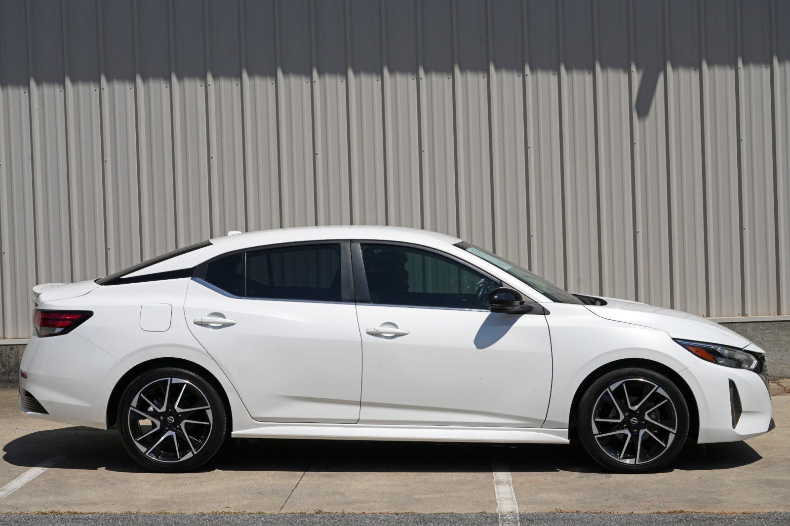 Used 2024 Nissan Sentra SR FWD image 45