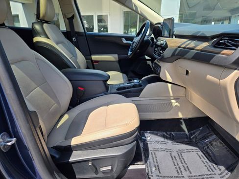 Used 2020 Ford Escape Titanium w/ Titanium Premium Package 2.0 image 6