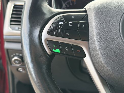 Used 2020 Jeep Grand Cherokee Laredo image 31