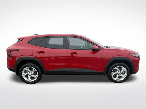 New 2026 Chevrolet Trax LS w/ LS Convenience Package FWD image 28