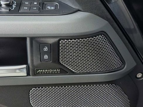 Used 2023 Land Rover Defender 110 X-Dynamic SE image 20