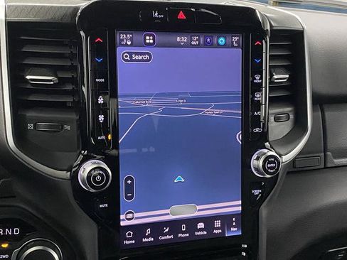 New 2026 RAM 1500 4x4 Crew Cab image 10