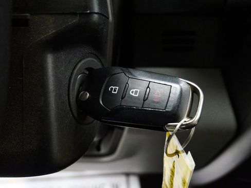 Used 2020 Ford F150 XLT w/ Heavy-Duty Payload Package image 26