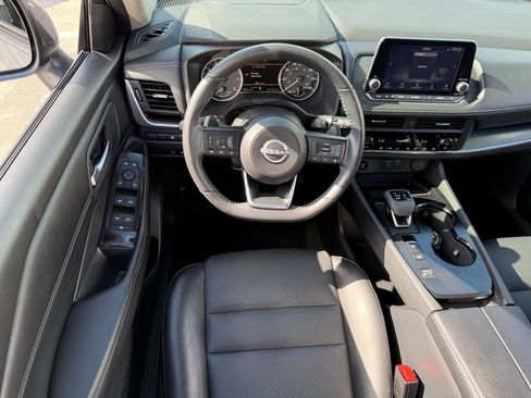 Used 2024 Nissan Rogue SV w/ SV Premium Package FWD image 13