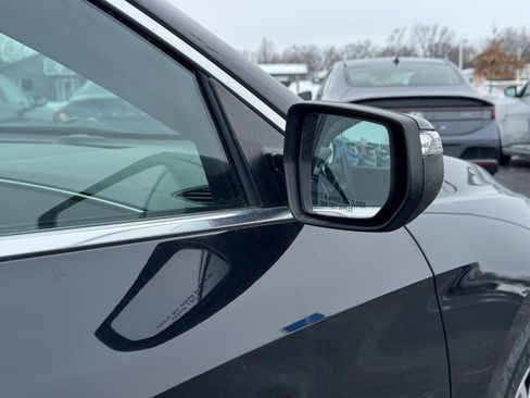 Used 2017 Chevrolet Malibu LT image 13