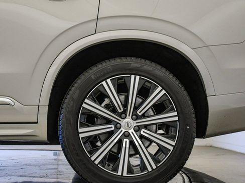 Certified 2025 Volvo XC90 B5 Core image 11