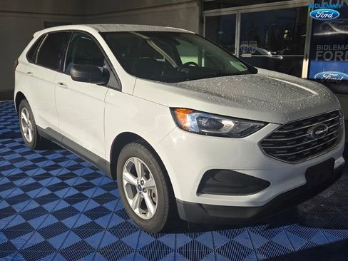 Used 2022 Ford Edge SE image 1