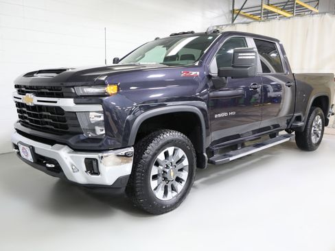 Used 2024 Chevrolet Silverado 2500 LT image 16