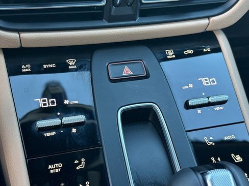 Certified 2025 Porsche Macan image 21