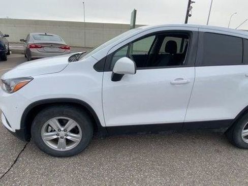 Used 2021 Chevrolet Trax LS w/ Tint and Cruise Package FWD image 8