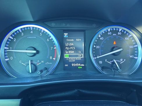 Used 2018 Toyota Highlander XLE FWD image 37