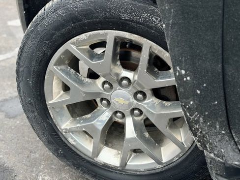 Used 2016 Chevrolet Suburban LT image 31