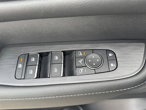 New 2026 Nissan Armada SL w/ Captain's Chari Seat Package image 19