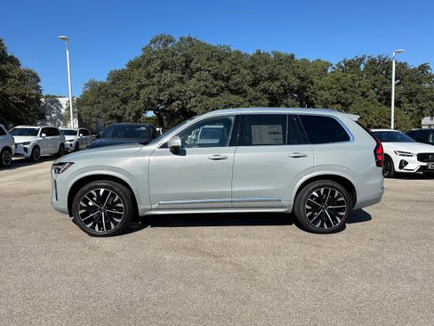 Used 2026 Volvo XC90 B6 Plus w/ Protection Package Premier AWD/4WD image 3