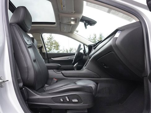 Used 2018 Cadillac XT5 Premium Luxury image 36