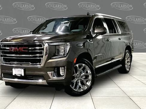 Used 2021 GMC Yukon XL SLT w/ SLT Premium Package AWD/4WD image 3