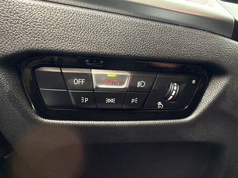 Used 2025 BMW 330i xDrive Sedan w/ Convenience Package image 27