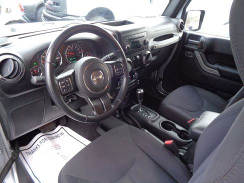 Used 2015 Jeep Wrangler Sport w/ Quick Order Package 24S AWD/4WD image 7