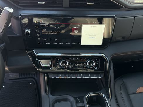 Used 2024 GMC Sierra 2500 AT4 w/ AT4 Preferred Package image 20