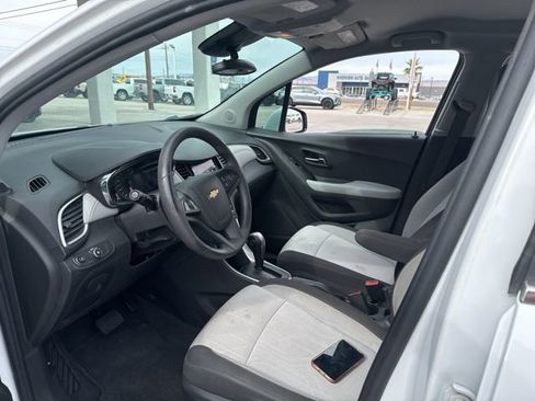 Used 2020 Chevrolet Trax LT image 9