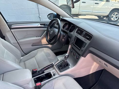 Used 2016 Volkswagen Golf S FWD image 25
