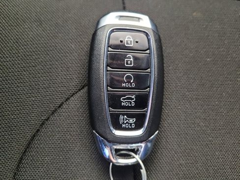 Used 2021 Hyundai Elantra SEL FWD image 32