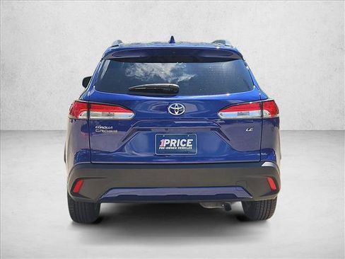 Used 2023 Toyota Corolla Cross LE image 7