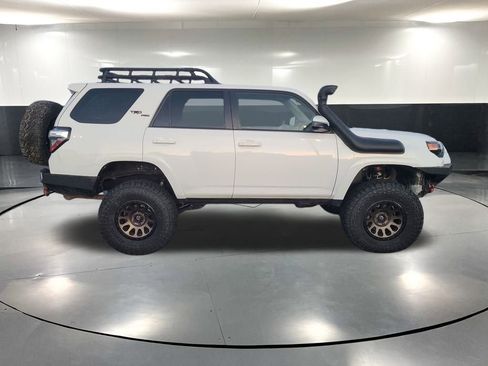 Used 2019 Toyota 4Runner TRD Off-Road image 10