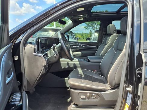 Used 2023 Cadillac Escalade Sport w/ LPO, ONYX Package AWD/4WD image 18