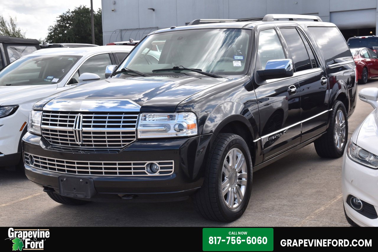 Used 2014 Lincoln Navigator L 2WD image 1
