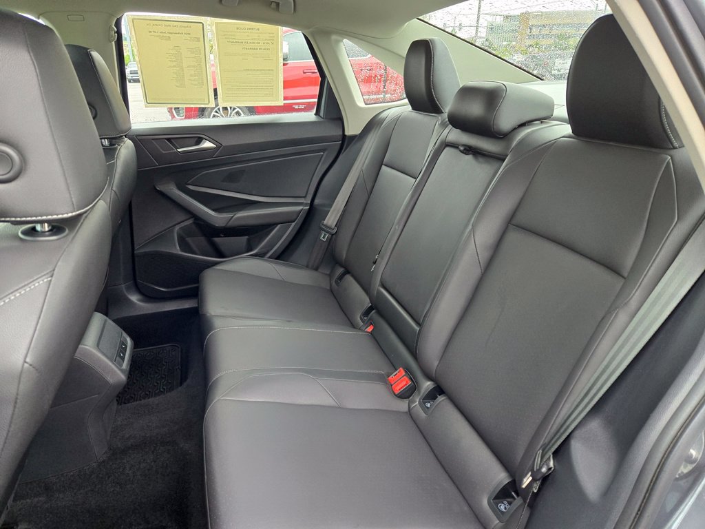 Used 2020 Volkswagen Jetta SE w/ SE Cold Weather Package FWD image 27
