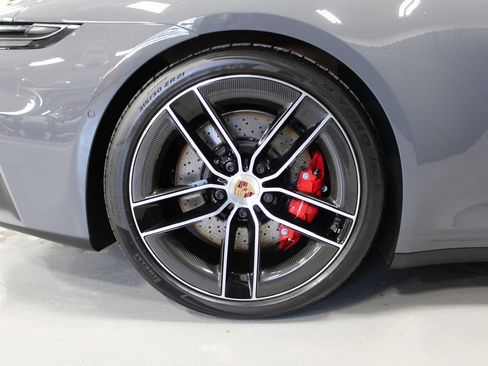 Used 2026 Porsche 911 Carrera 4 GTS image 9