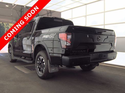 Used 2021 Nissan Titan PRO-4X w/ Pro-4x Convenience Package AWD/4WD image 5
