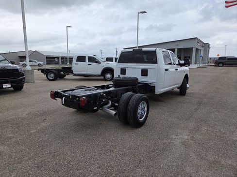 New 2026 RAM 3500 Tradesman AWD/4WD image 7