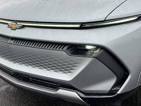 New 2026 Chevrolet Equinox EV LT image 9