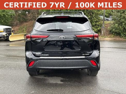 Used 2022 Toyota Highlander LE AWD/4WD image 3