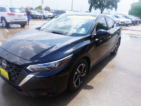 Used 2024 Nissan Sentra SV image 4