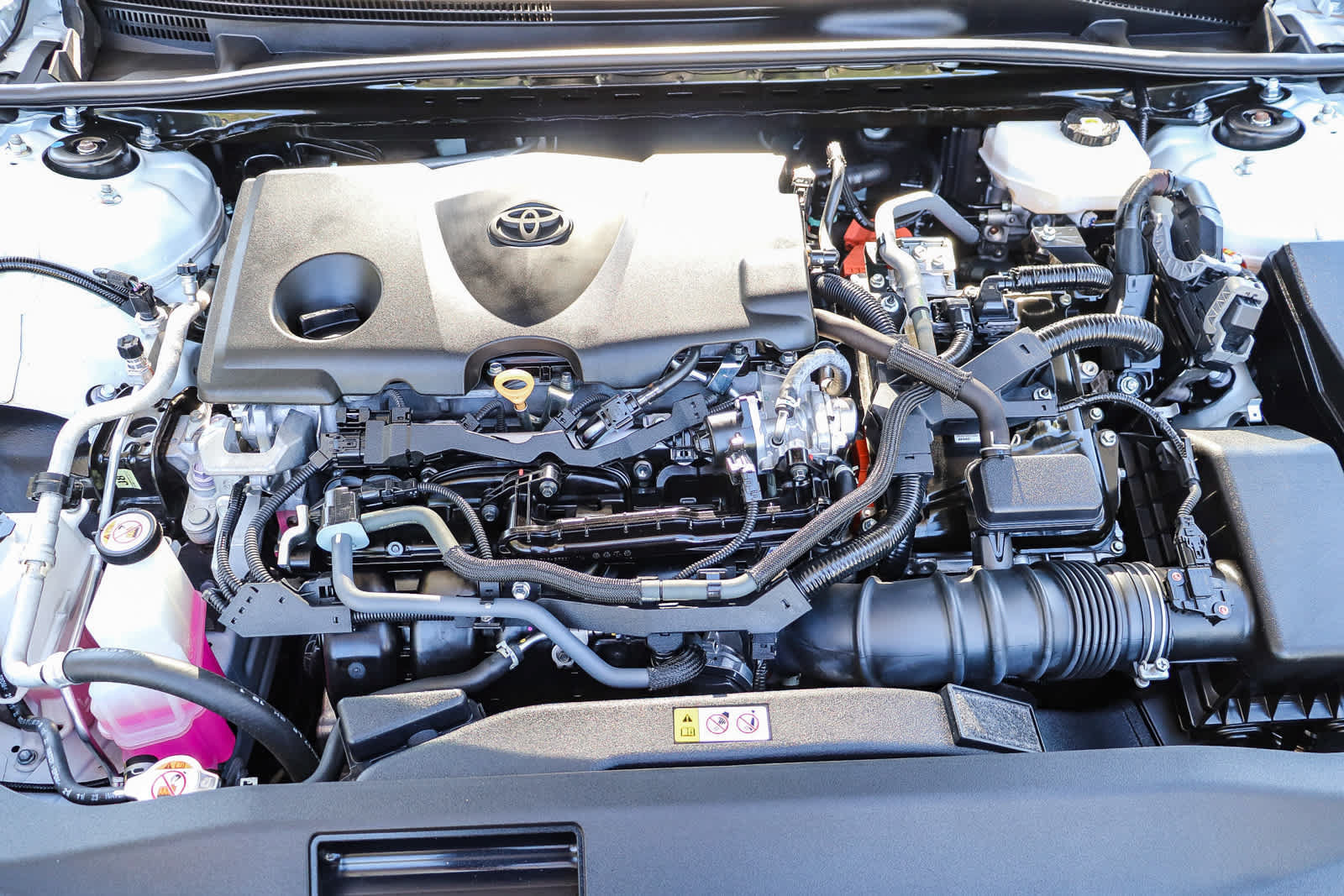 Used 2025 Toyota Camry SE FWD image 25