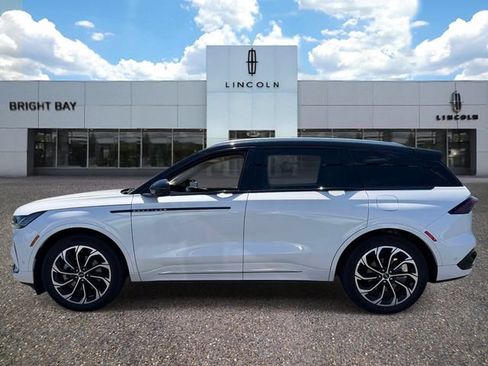 Used 2024 Lincoln Nautilus Reserve w/ Equipment Group 203A AWD/4WD image 3