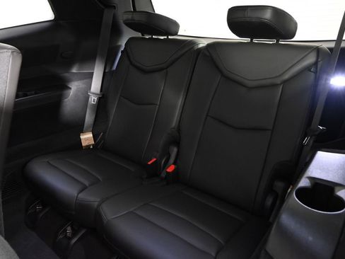 New 2025 Cadillac XT6 Luxury image 22