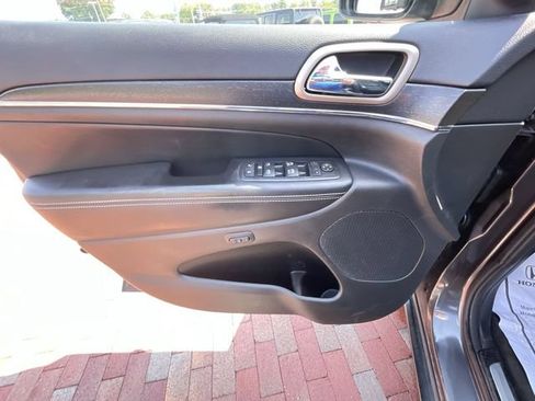 Used 2015 Jeep Grand Cherokee Limited RWD image 10