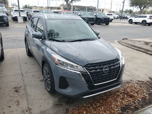 Certified 2023 Nissan Kicks SV image 1