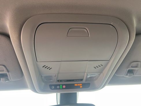 Used 2018 Chevrolet Equinox LT image 29